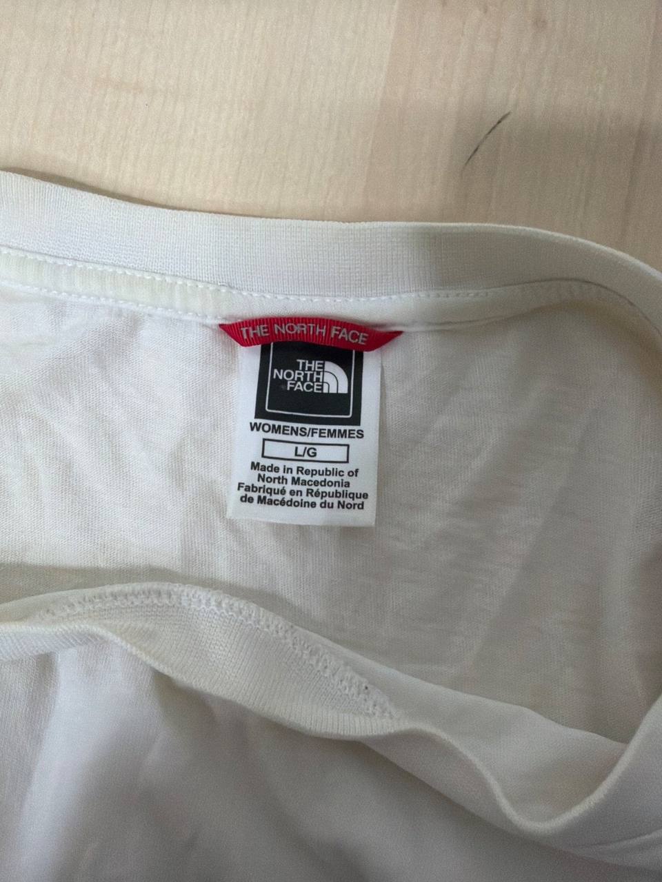 The North Face Crop Top Blanco Roto Manga Corta Streetwear — foto 4
