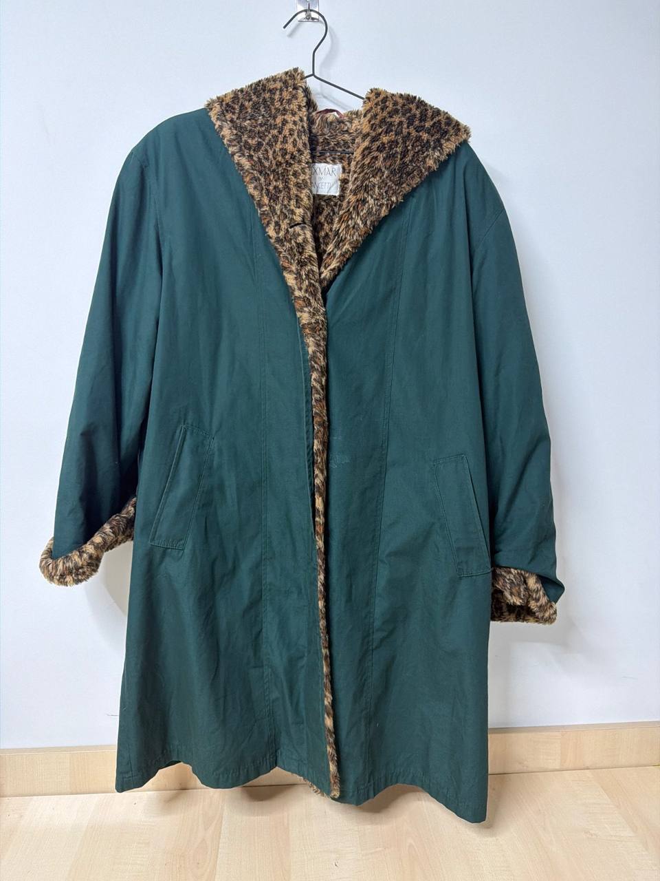 Parka verde forro leopardo Talla M/L Vintage Capucha