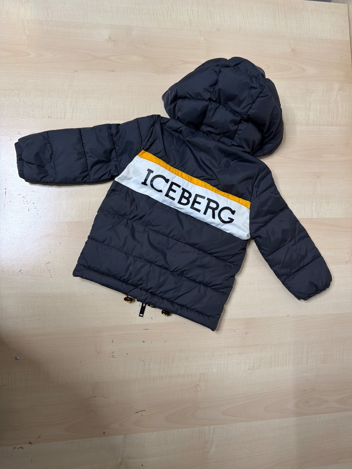 Iceberg chaqueta acolchada bebé azul marino vintage streetwear — foto 2
