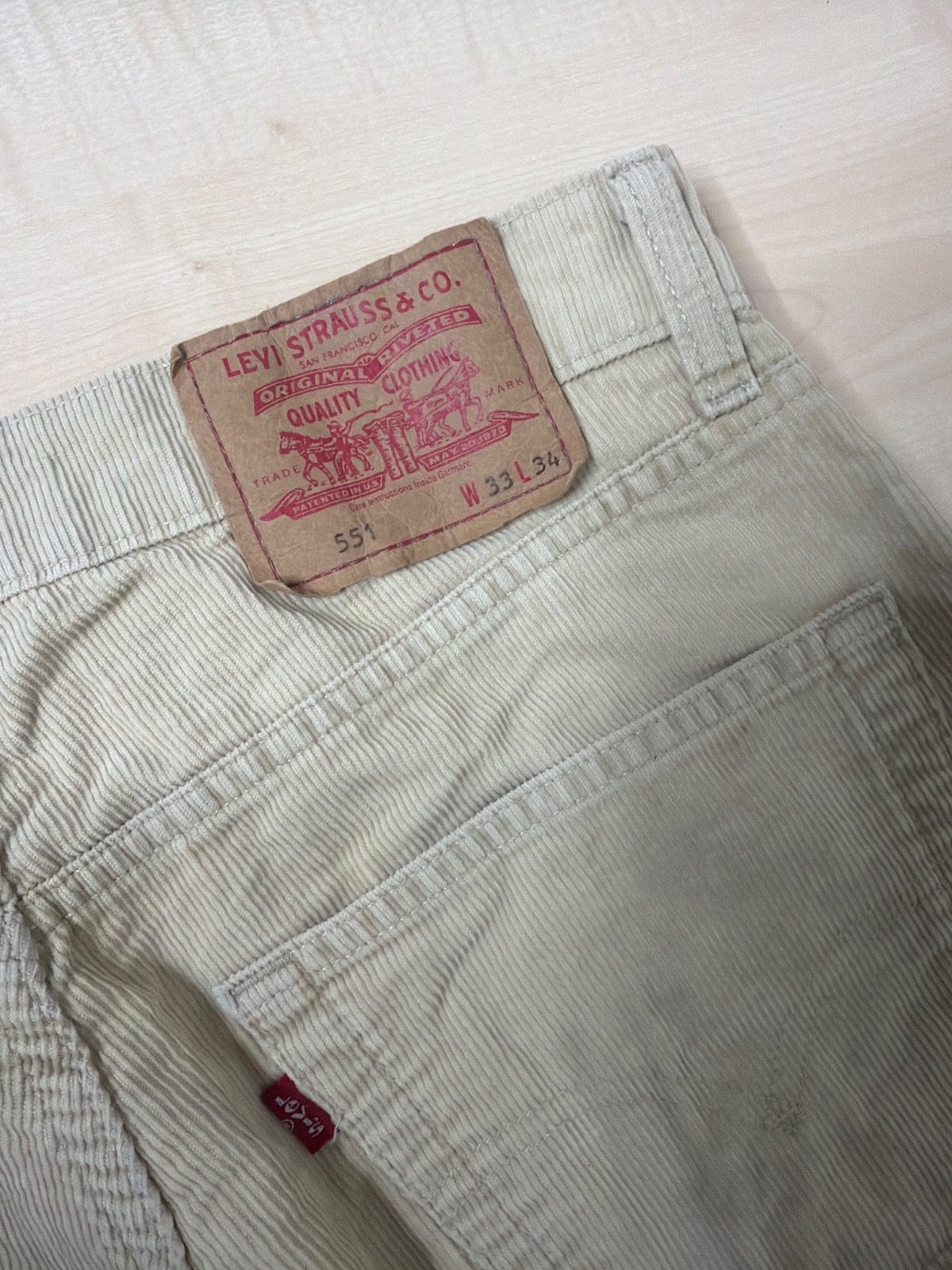 Levi's pantalón pana beige W32 vintage recto tobillero — foto 5