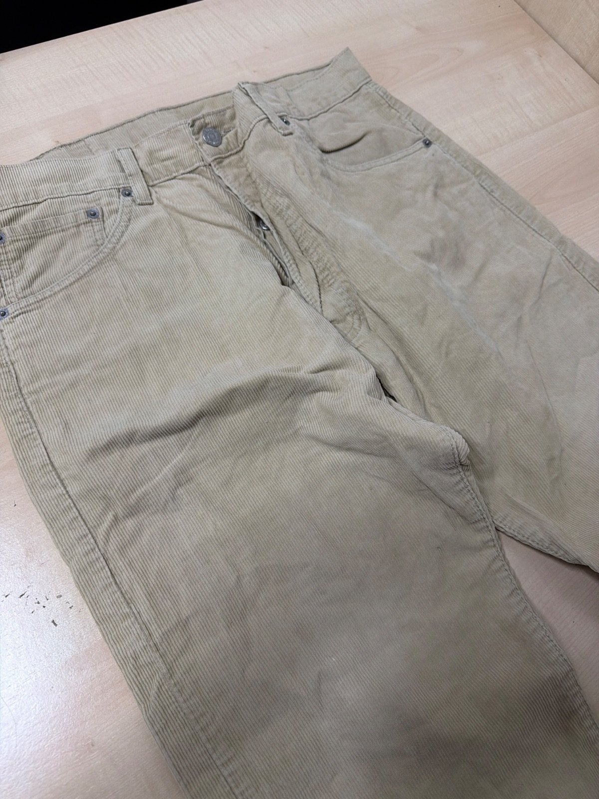 Levi's pantalón pana beige W32 vintage recto tobillero — foto 2