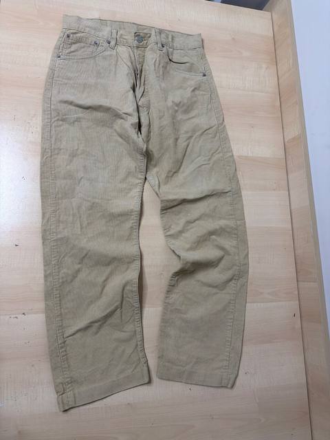 Levi's pantalón pana beige W32 vintage recto tobillero