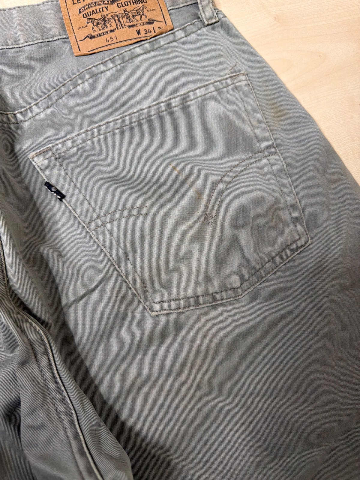 Levi's pantalón recto verde caqui militar vintage W34 — foto 5
