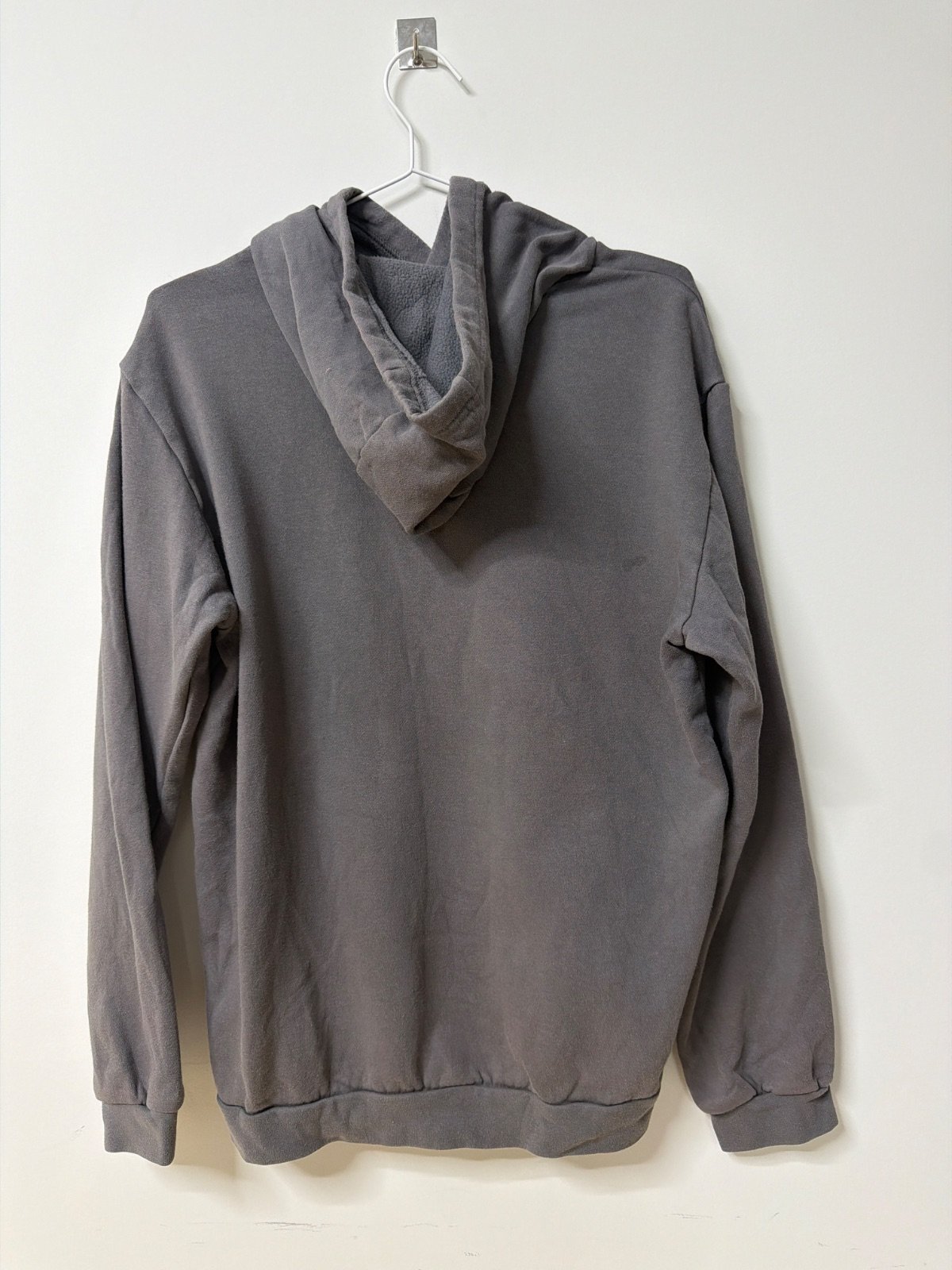 Sudadera Adidas capucha gris talla L básica streetwear — foto 2