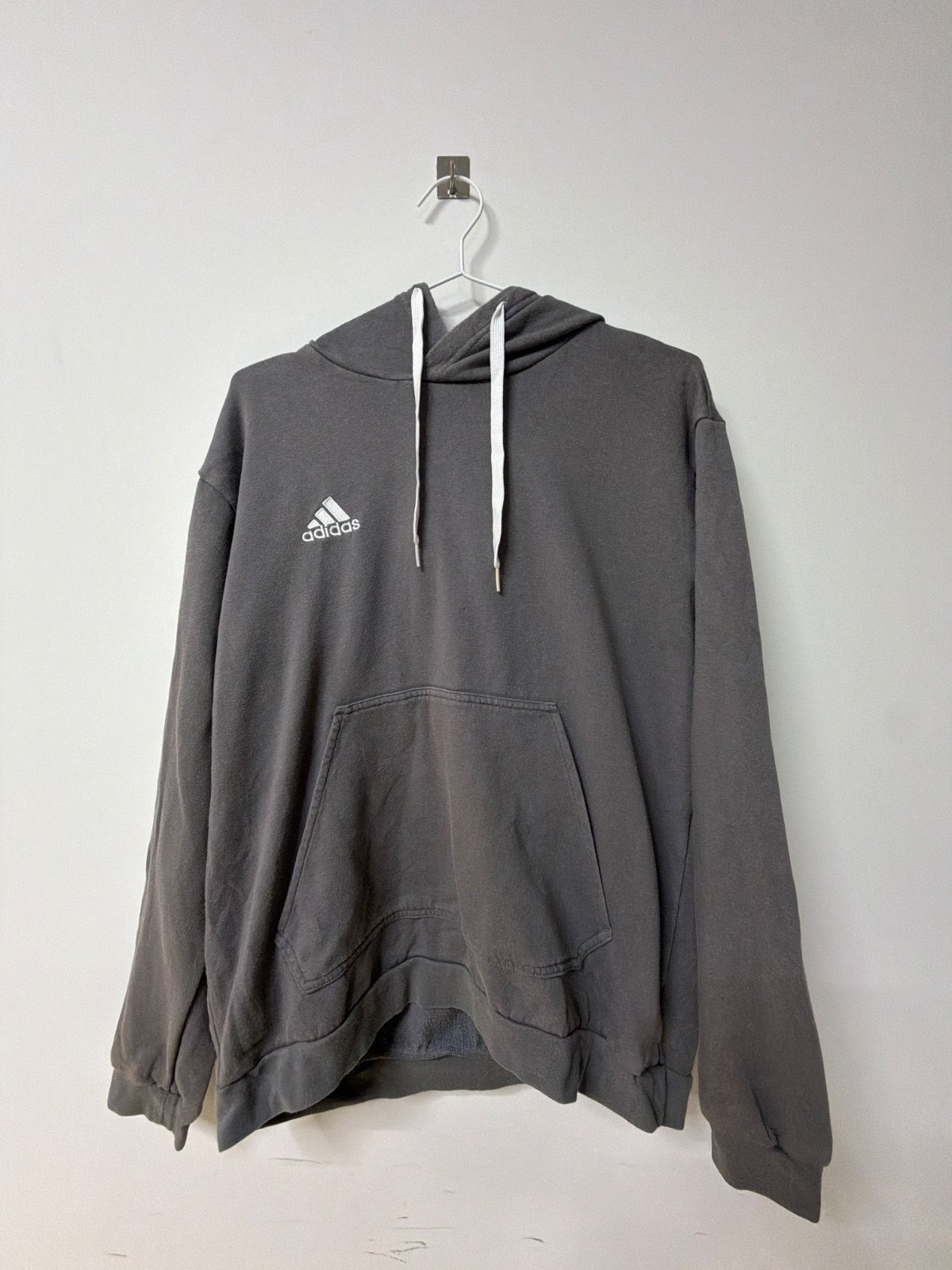 Sudadera Adidas capucha gris talla L básica streetwear