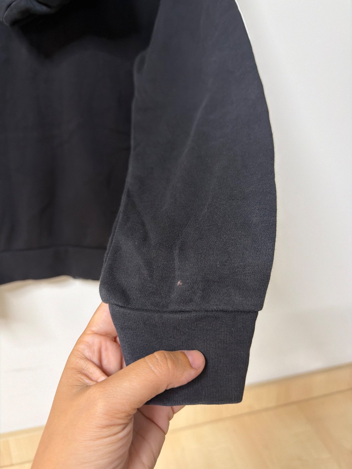 Sudadera Adidas capucha negra 3 rayas Talla L Streetwear — foto 3