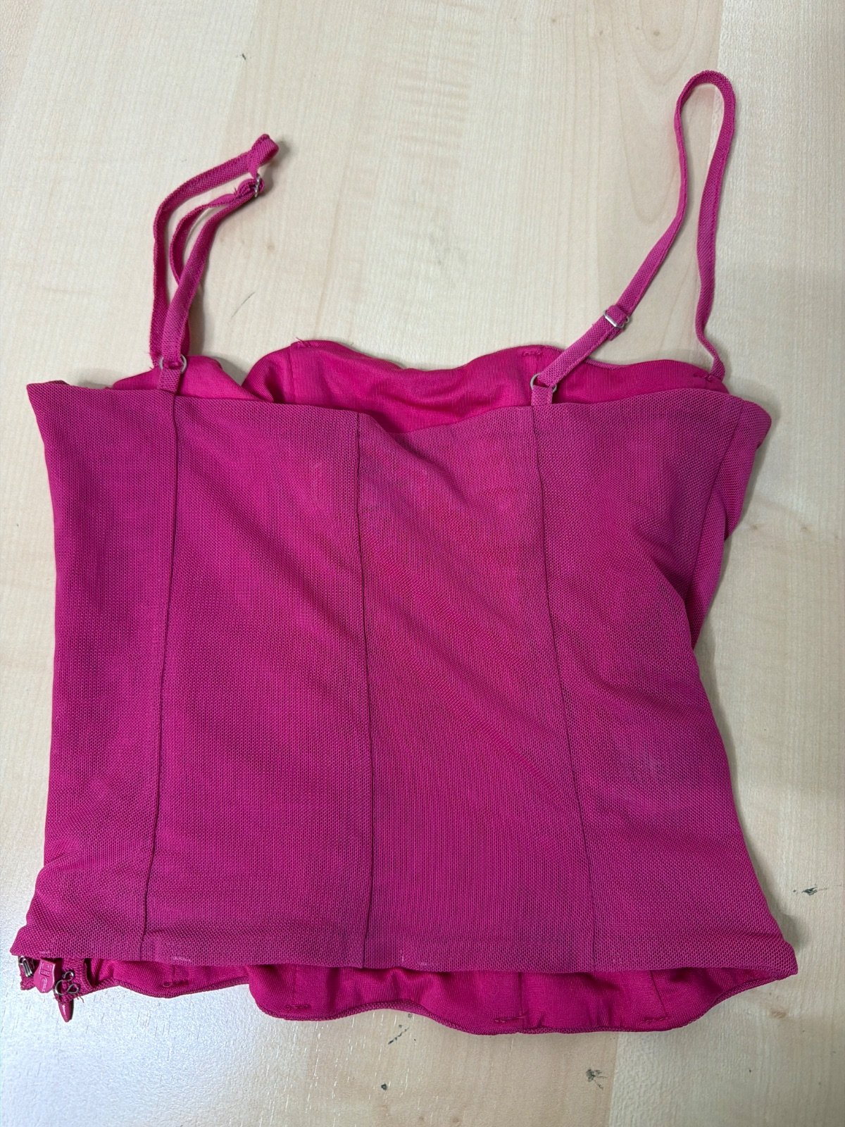 Tiger Mist corset top rosa fucsia malla Y2K streetwear — foto 2