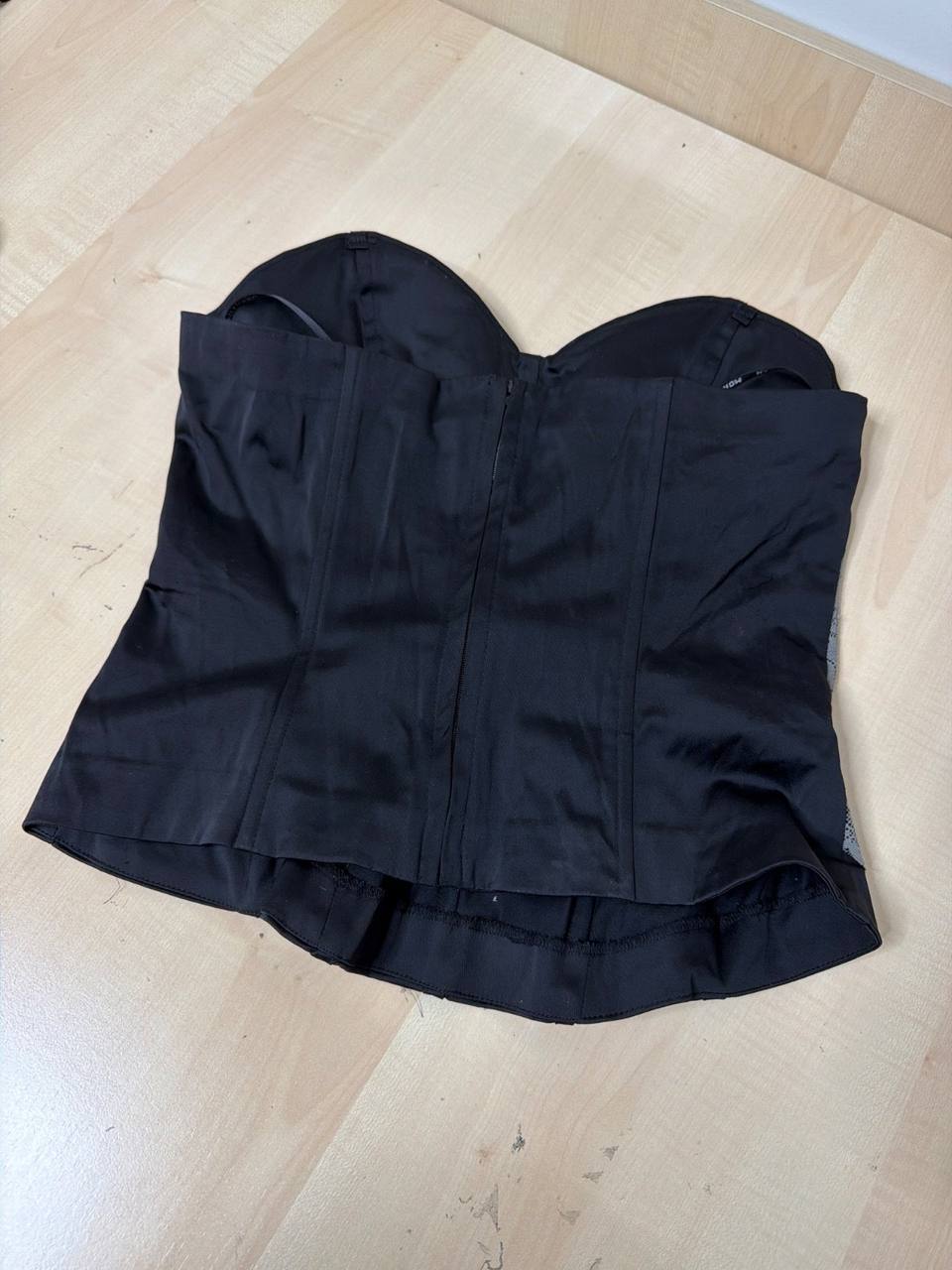 Corset negro encaje flores pedreria mariposa Talla M — foto 3