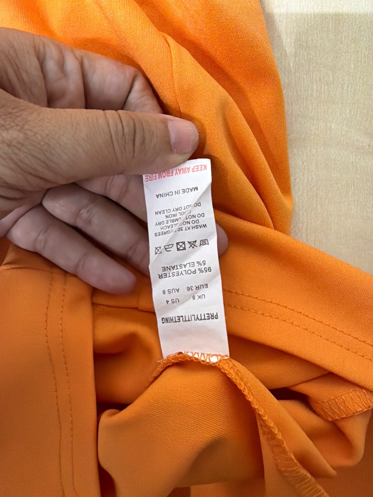 PrettyLittleThing vestido corsé naranja bodycon fiesta Y2K — foto 5