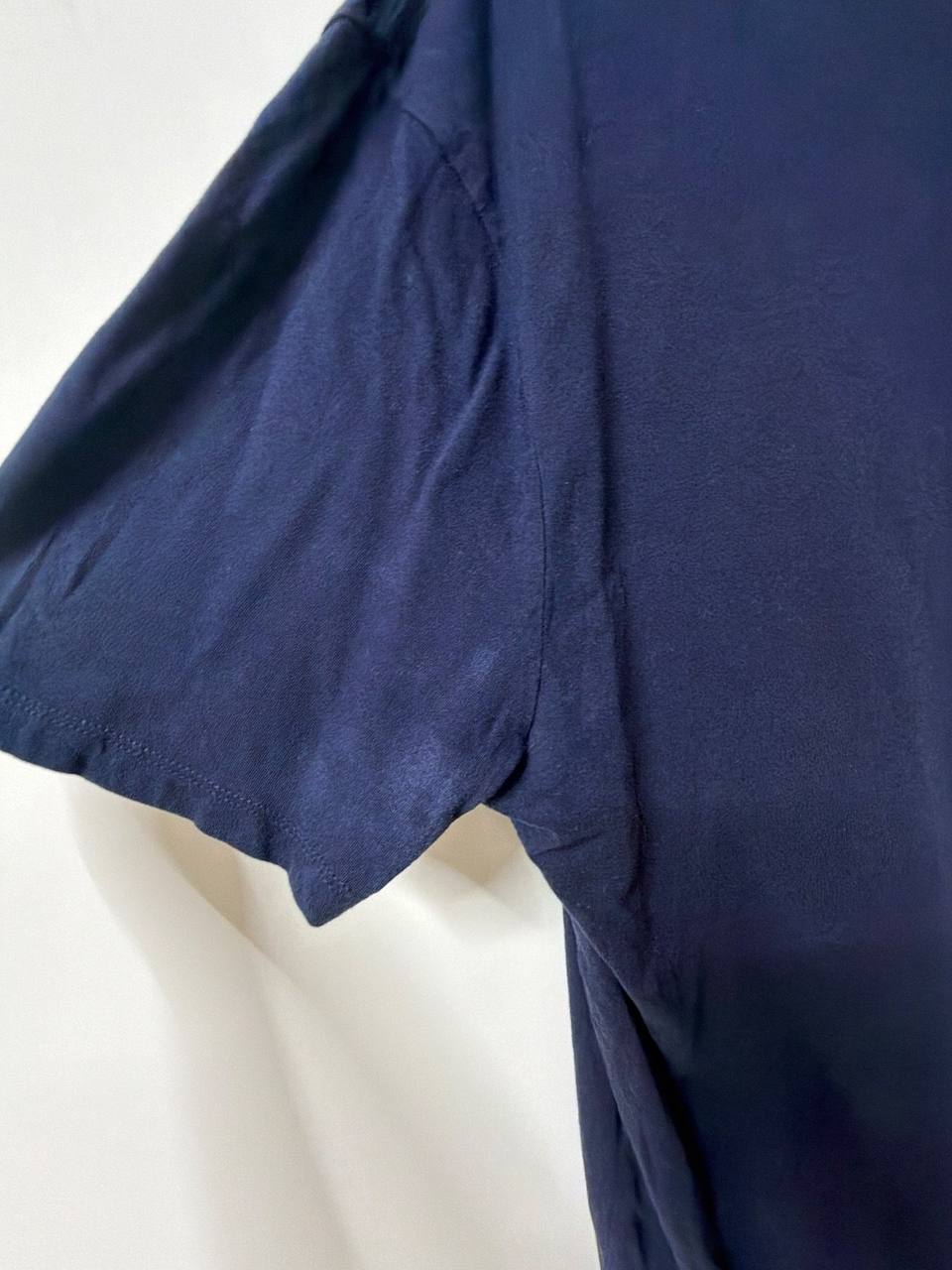 Camiseta GAP Logo Camuflaje Azul Marino Vintage Oversize — foto 4