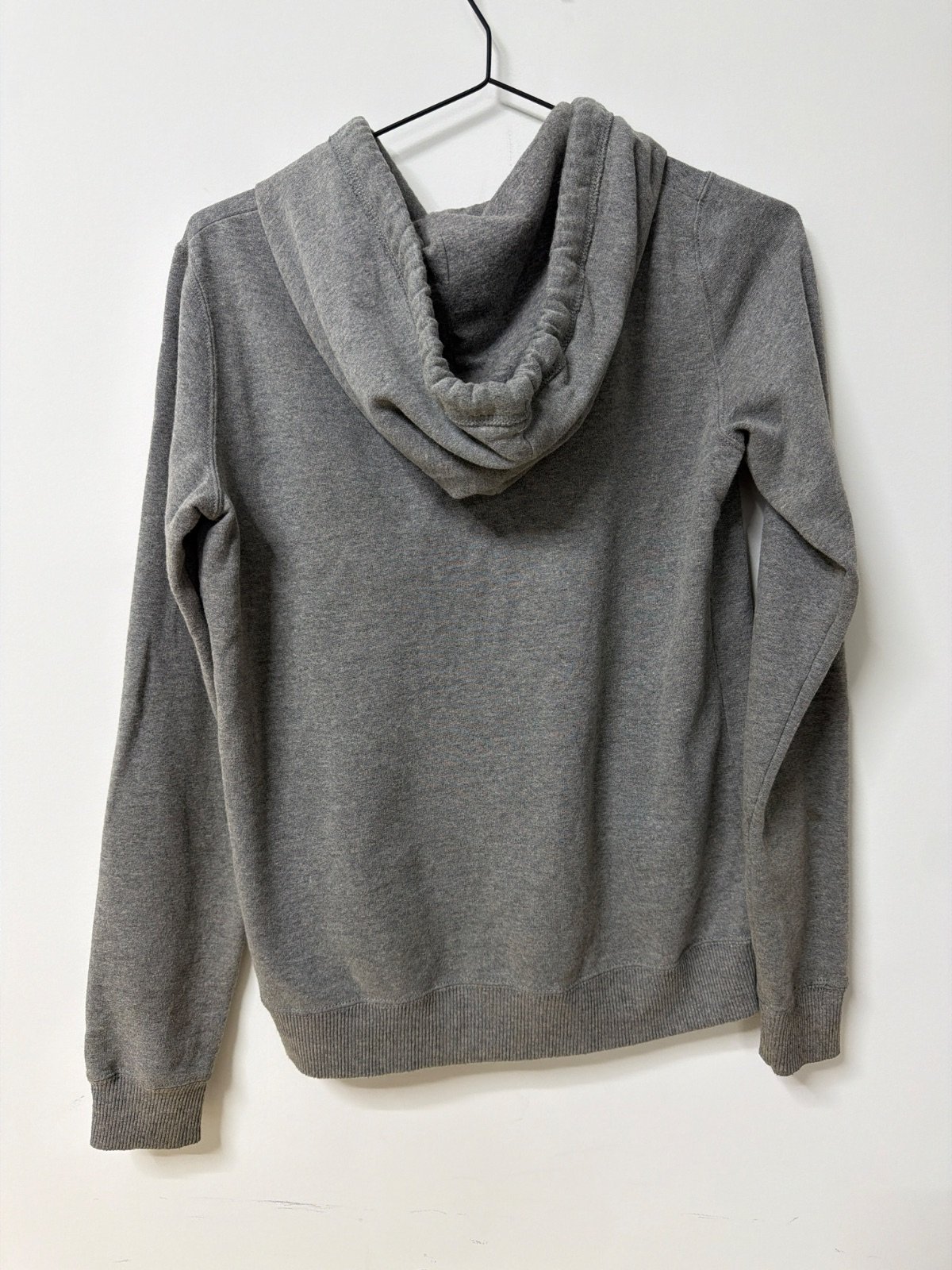 Hollister sudadera capucha gris California streetwear — foto 5