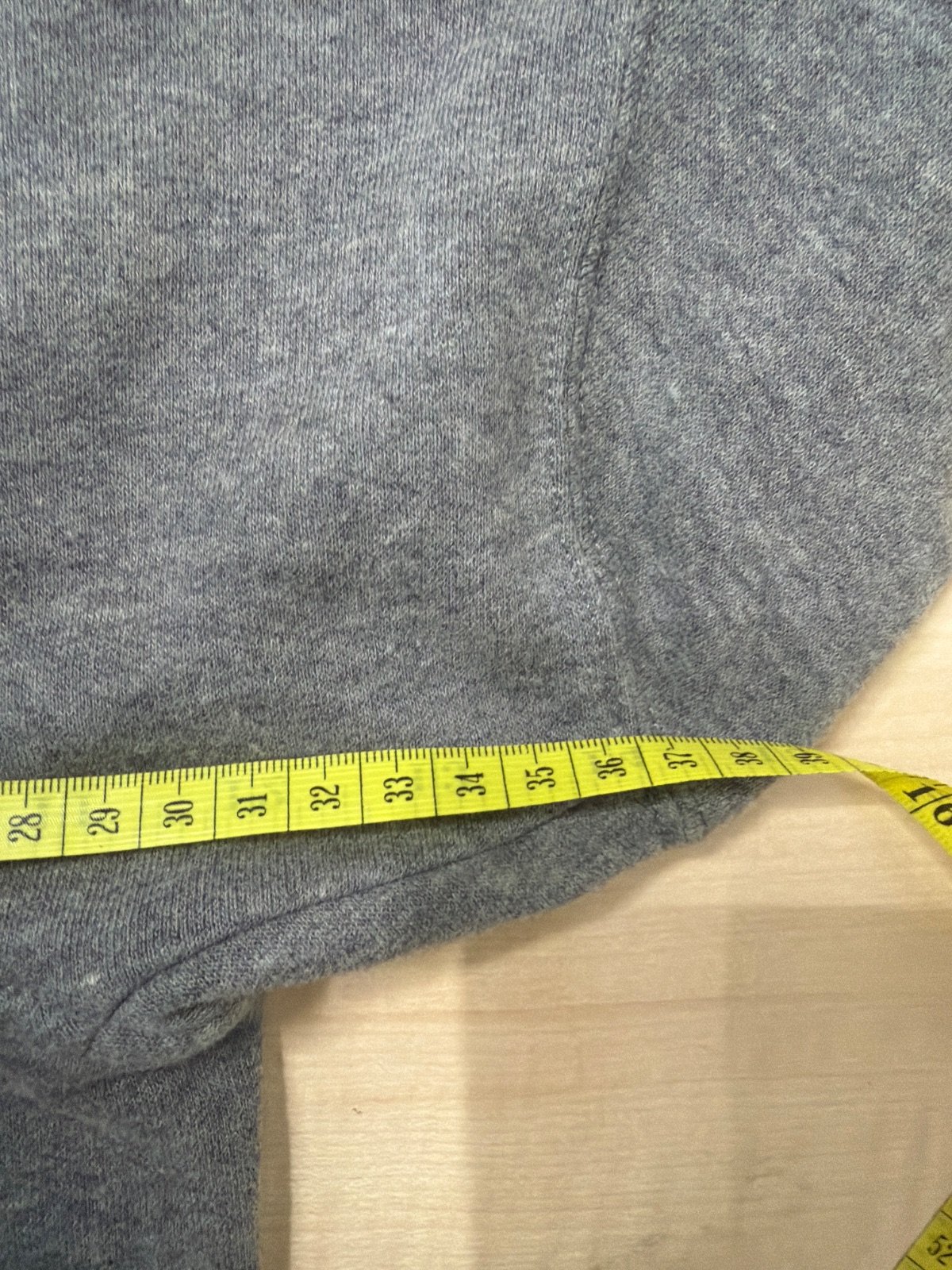 Hollister sudadera capucha gris California streetwear — foto 10