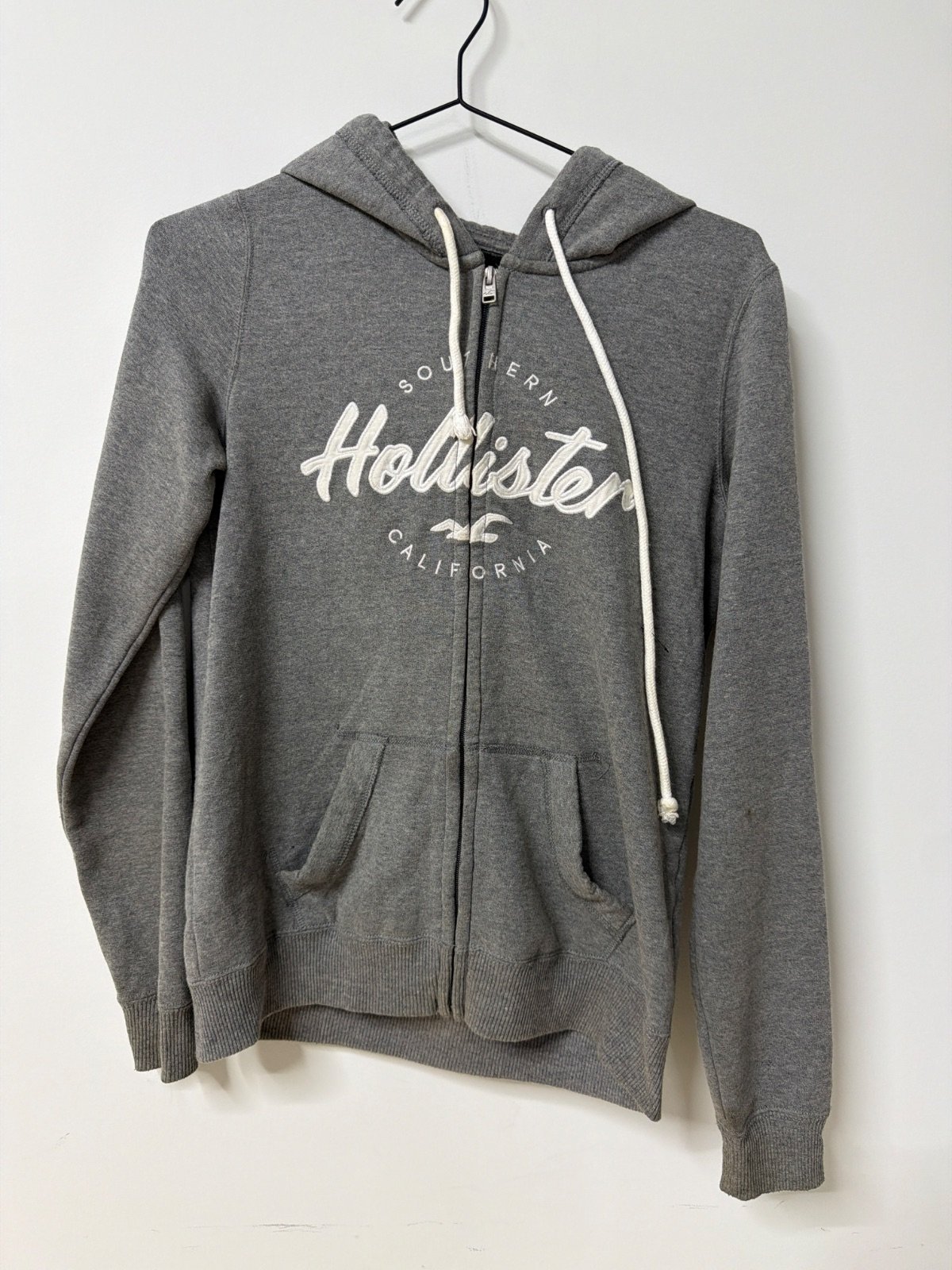 Hollister sudadera capucha gris California streetwear
