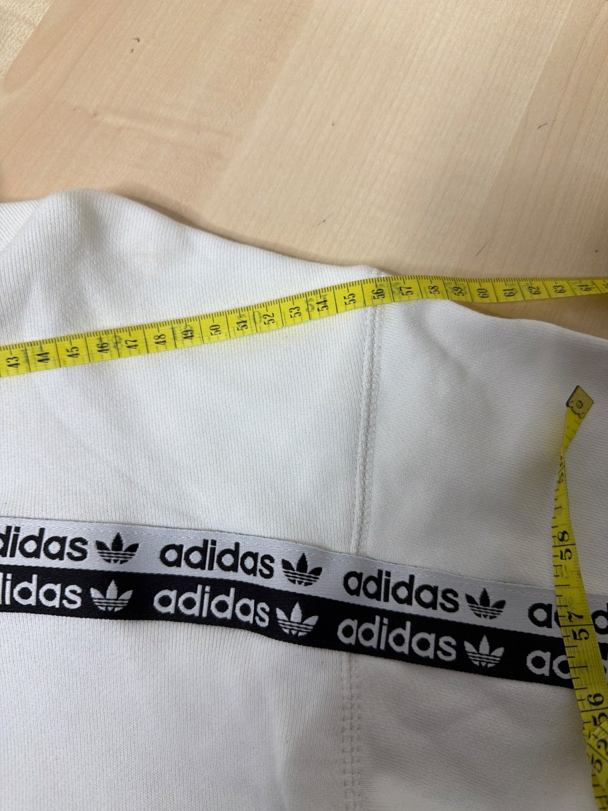Adidas Originals sudadera crop blanca capucha vintage — foto 13