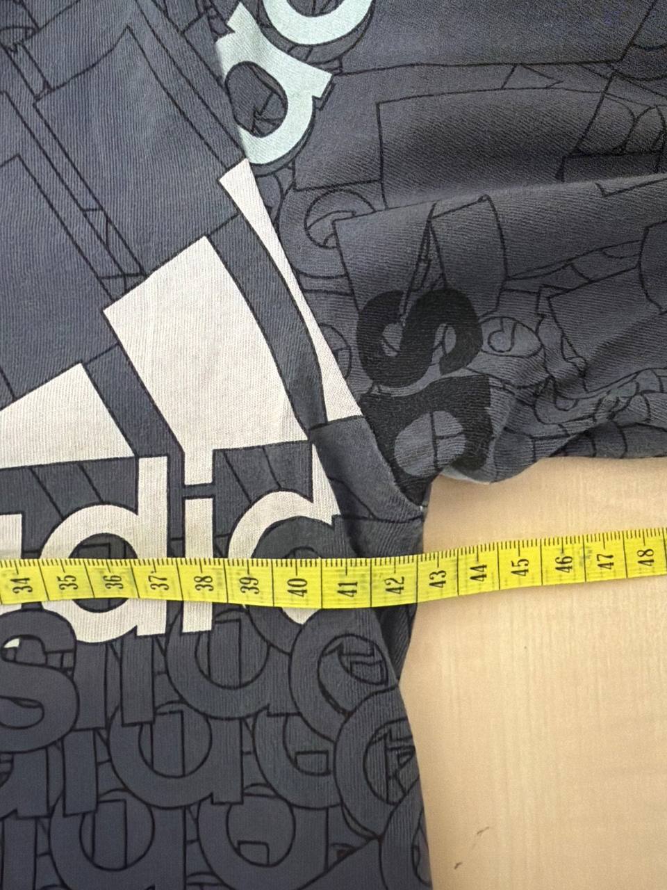 Adidas camiseta niño 12 años 152 gris logo allover — foto 6