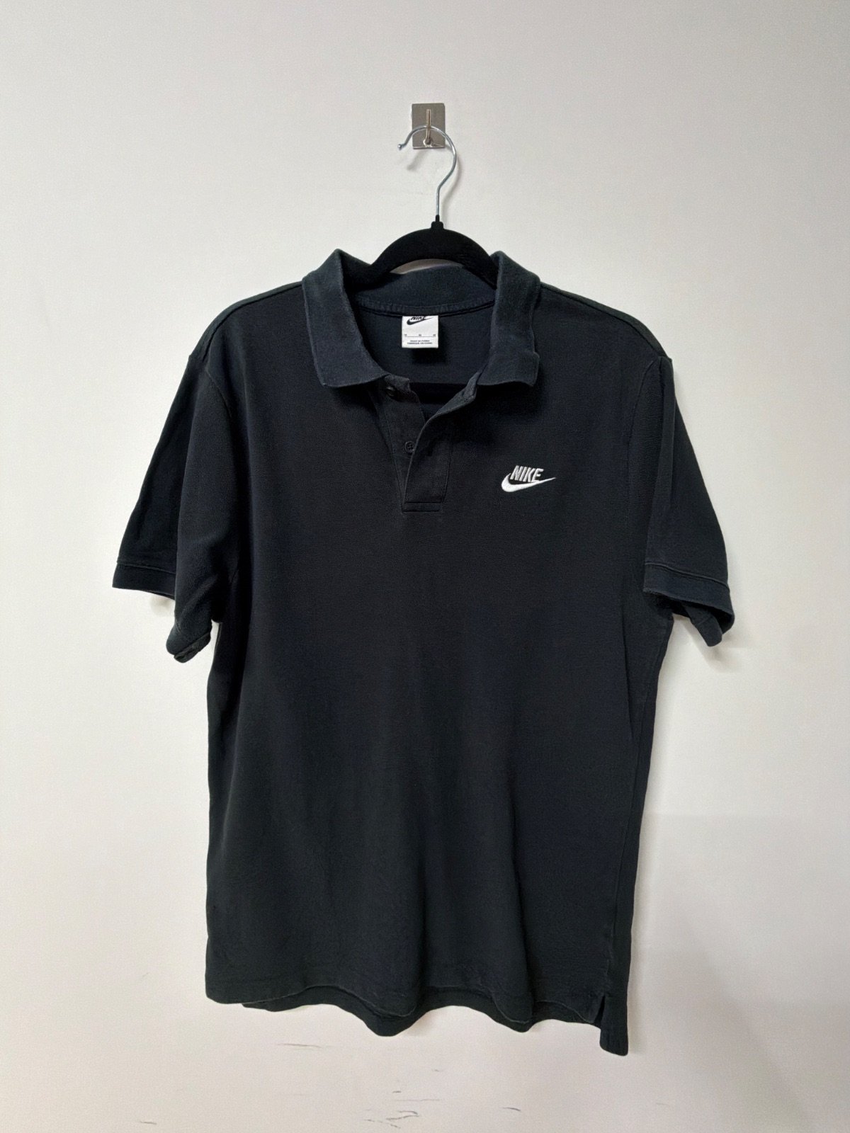 Nike polo negro talla M manga corta bordado streetwear