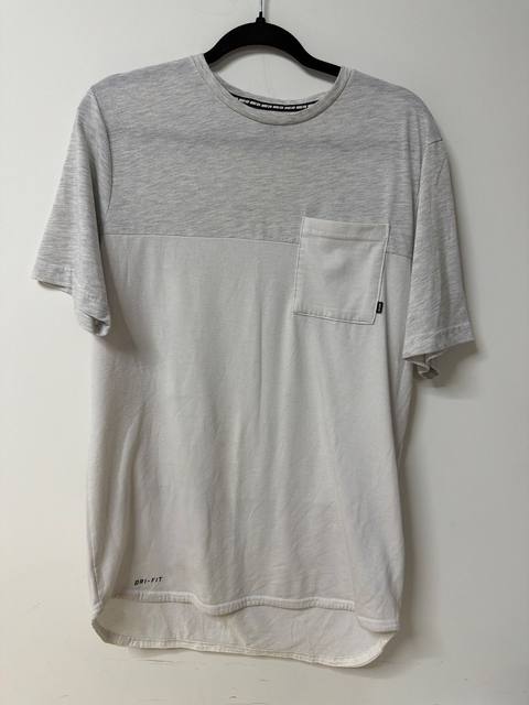 Nike SB Camiseta Bolsillo Bicolor Gris Streetwear