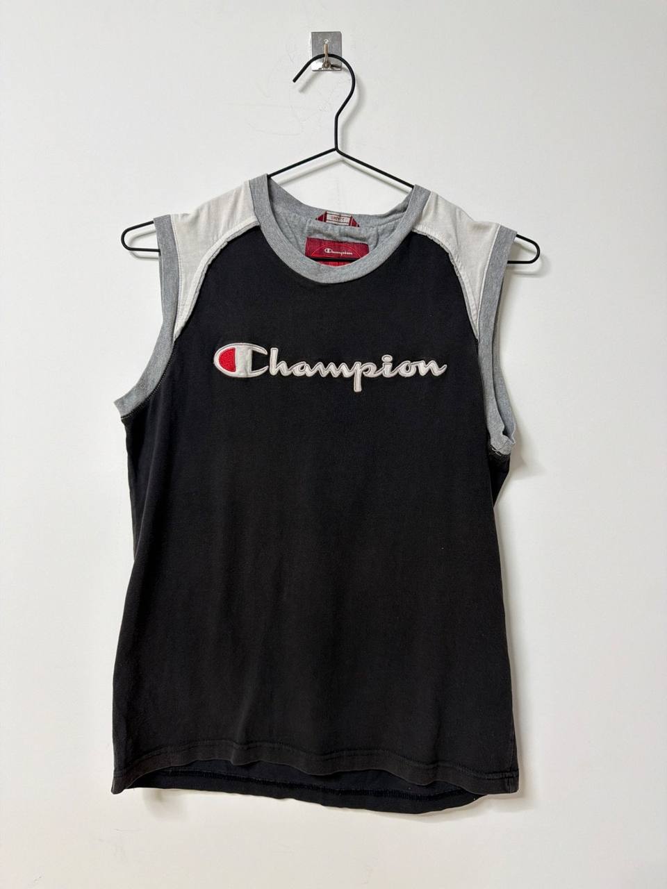 Champion camiseta tirantes negra logo bordado vintage streetwear