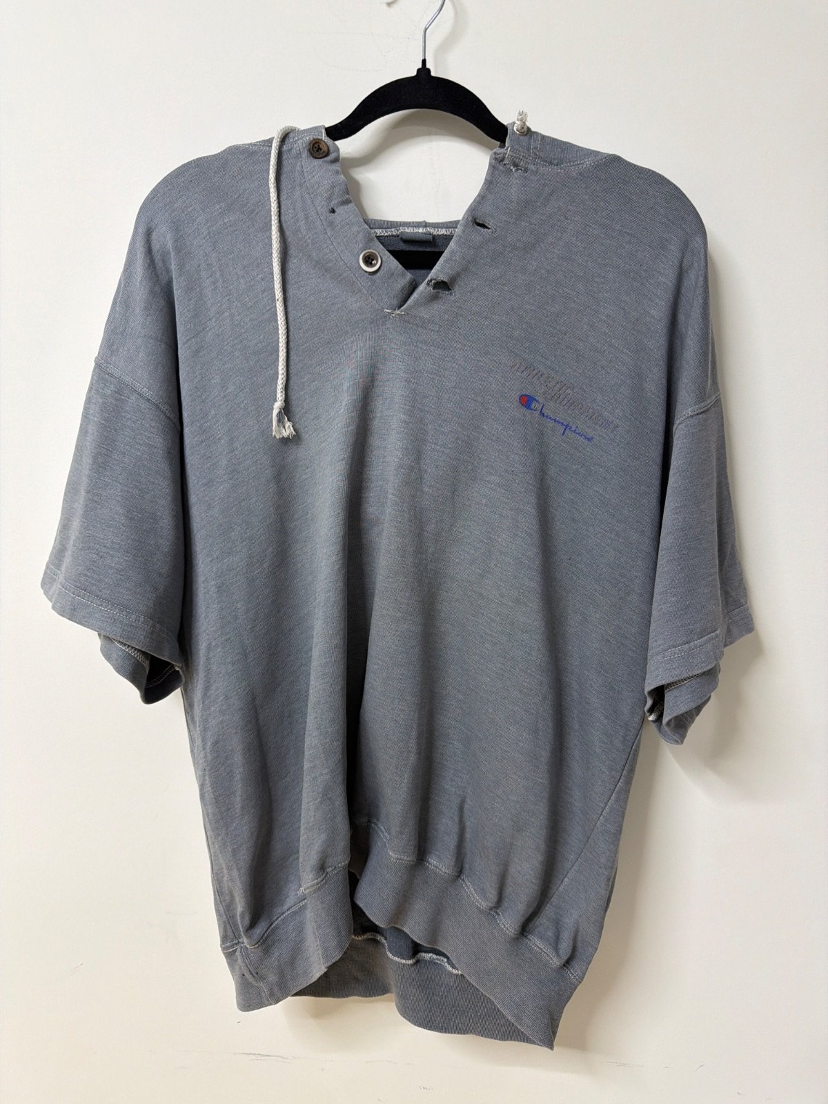 Sudadera Champion Vintage Manga Corta con Capucha Gris (Estilo Grunge/Distressed)