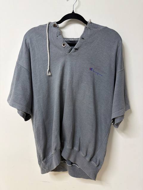 Sudadera Champion Vintage Manga Corta con Capucha Gris (Estilo Grunge/Distressed)