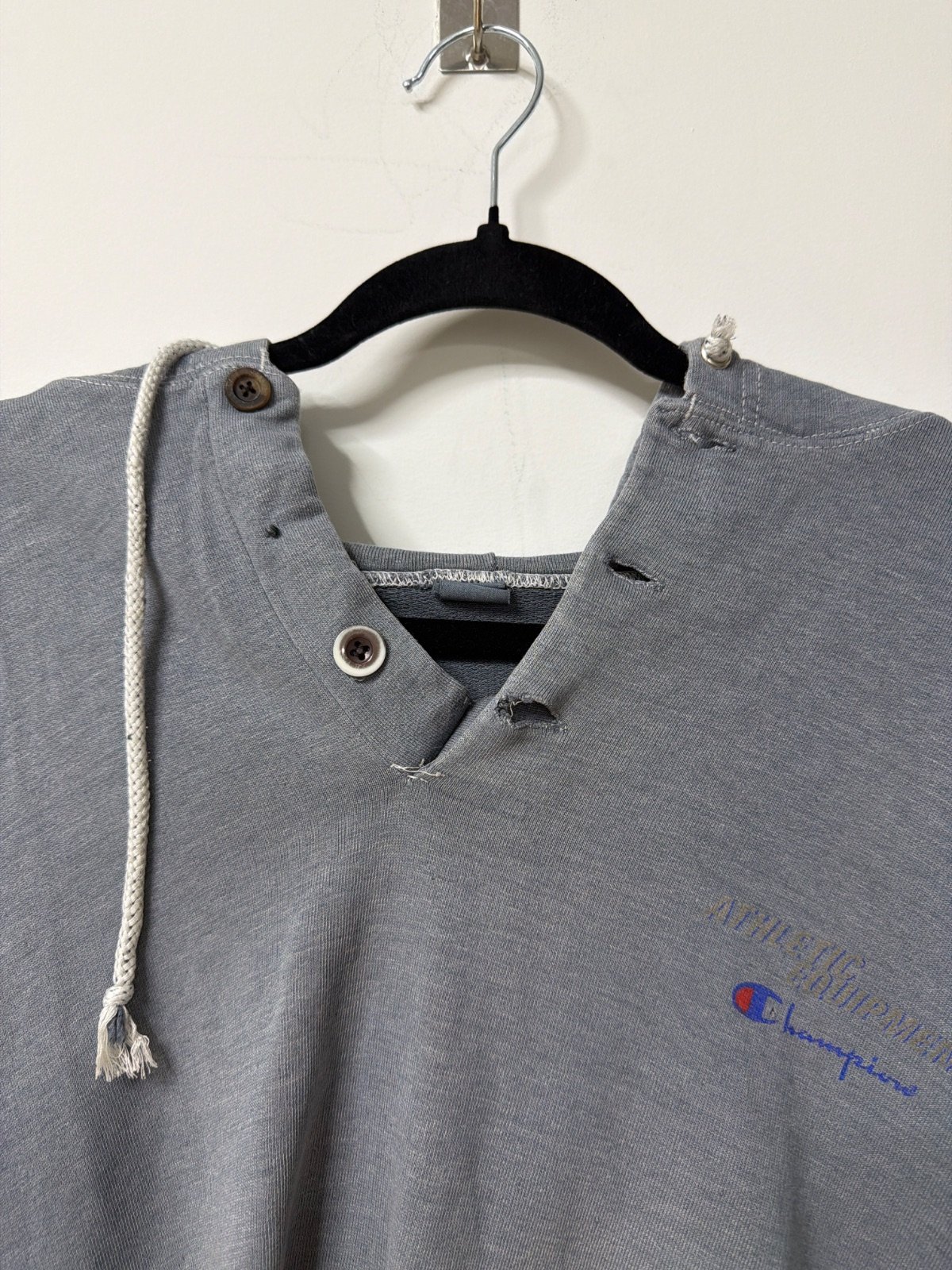 Sudadera Champion Vintage Manga Corta con Capucha Gris (Estilo Grunge/Distressed) — foto 2