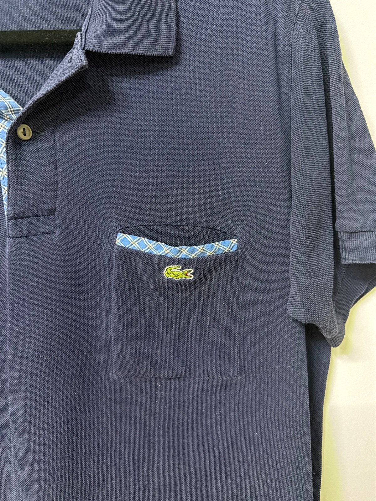 Vintage Lacoste Navy Blue Polo Shirt Plaid Trim Pocket Size 4 / Medium — foto 2