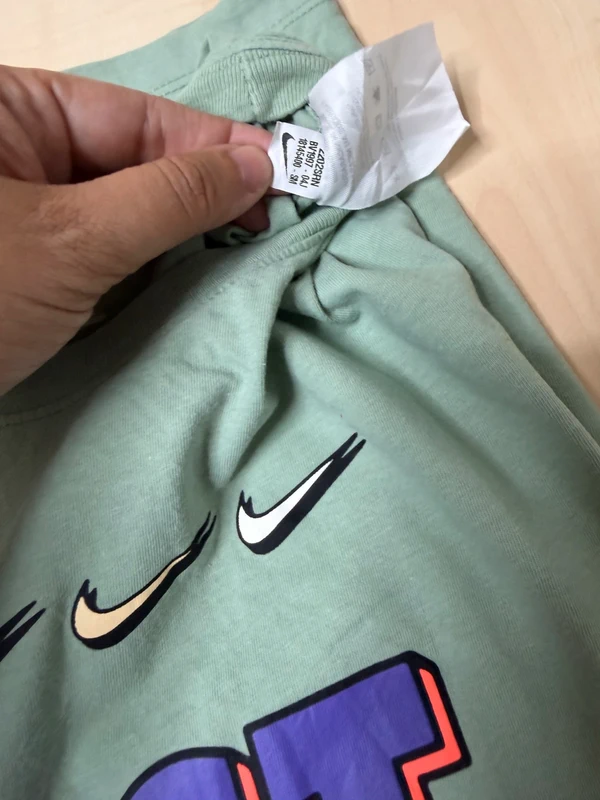 Camiseta Nike Just Do It Verde Salvia Talla S | The Nike Tee Graphic Swoosh — foto 5